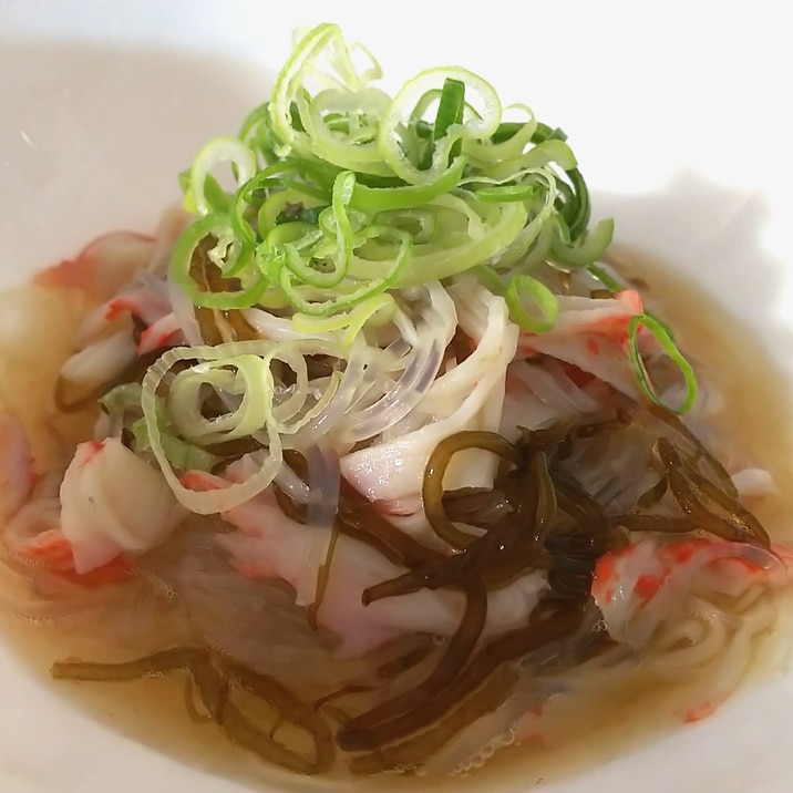 夏にオススメ！韓国冷麺風⚝もずくと春雨の酢の物